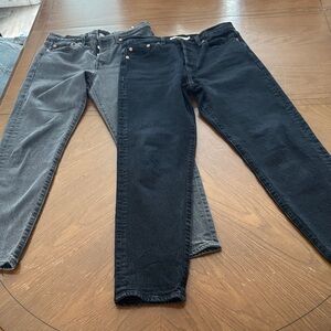 2 pairs Levi’s premium denim wedgie  jeans size 26 28.5”  inseam black gray